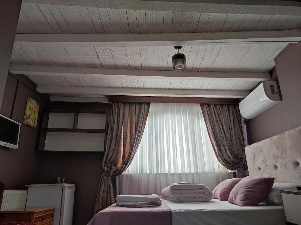 Grey House Classic Room 2