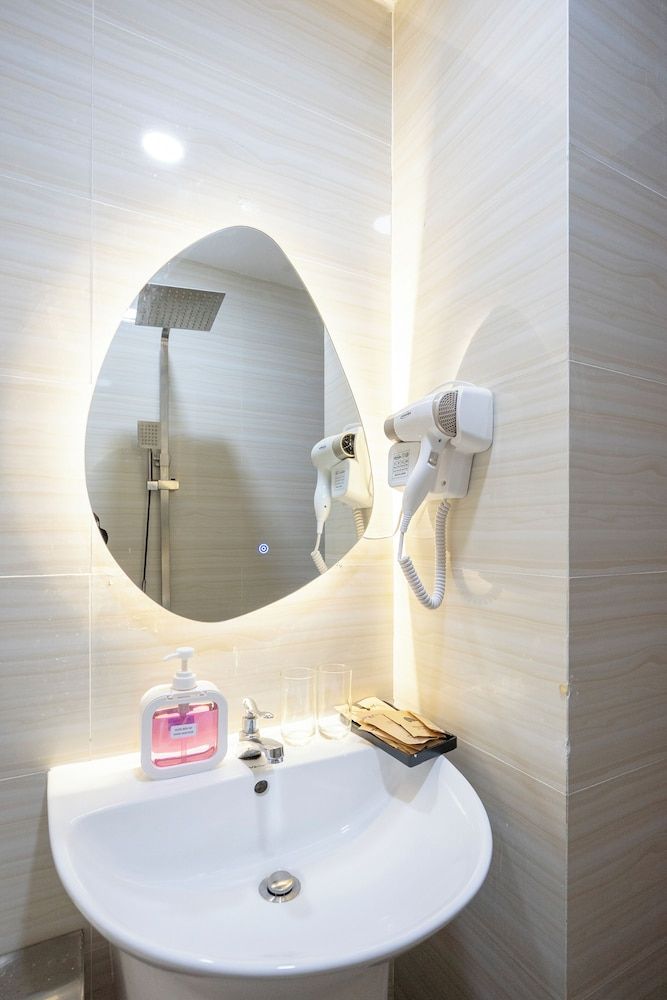 AMILA NGUYEN HUE HOTEL by SAZI Standard Room 12