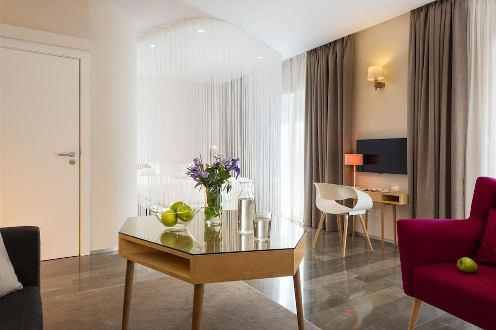 undefined Torre Homenaje Historical Suites 4