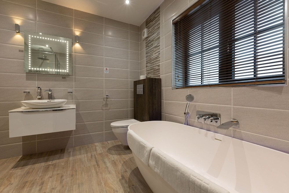 The White Swan Executive Suite 5