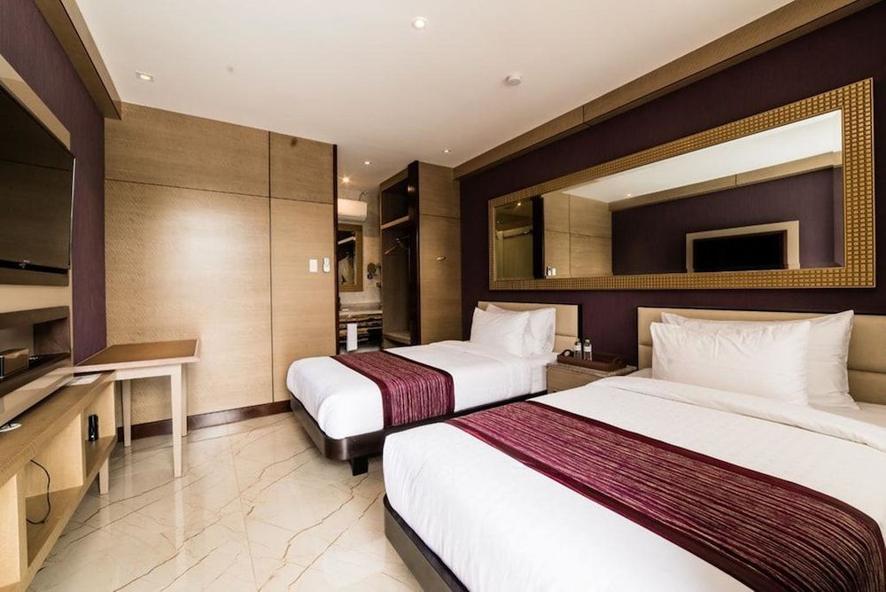 Gwandalan House Deluxe Twin Room