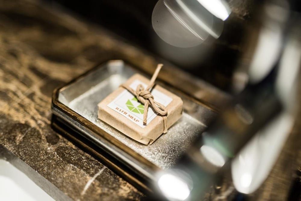 Gwandalan House Deluxe Twin Room 5