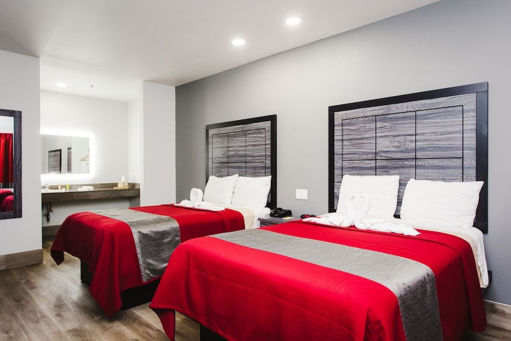 Palace Inn Baytown Spur TX-330 Standard Double Room 4