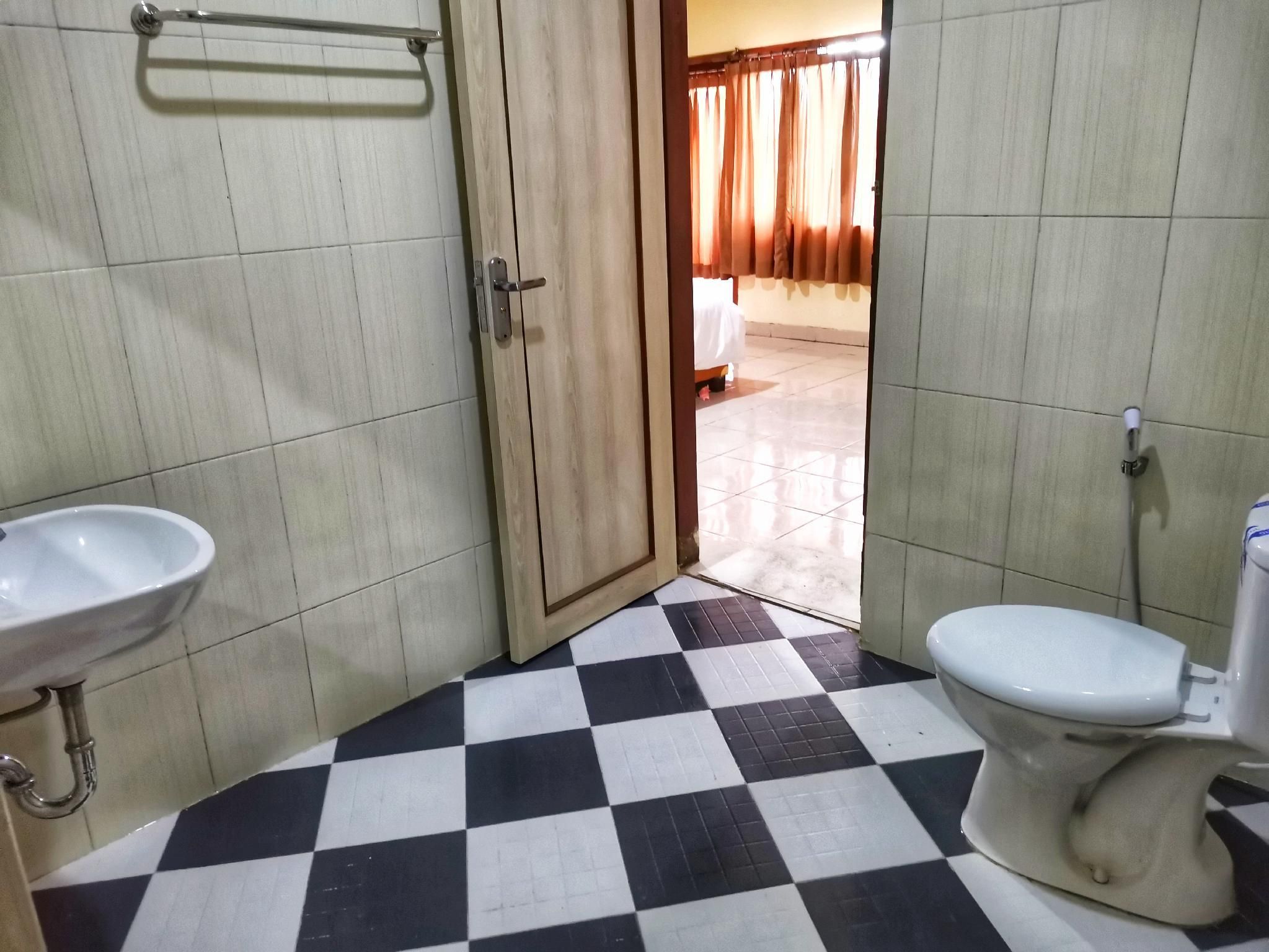 Hotel Nusantara Indah Syariah Superior Room Twin 3