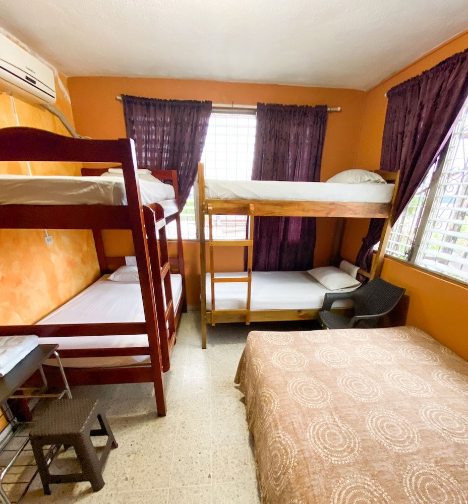 Tamarindo hostel Standard Room 1 2