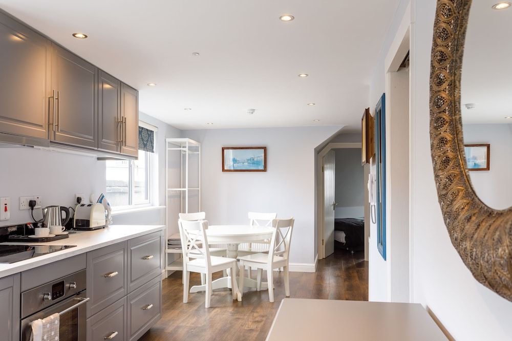 undefined Molloy's Apartments