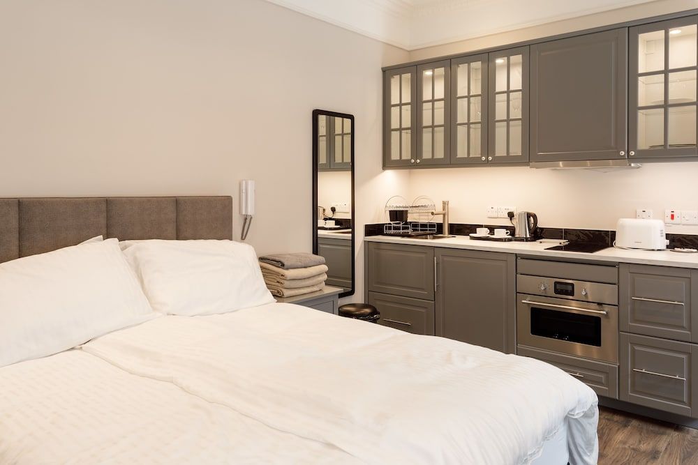 undefined Molloy's Apartments 2