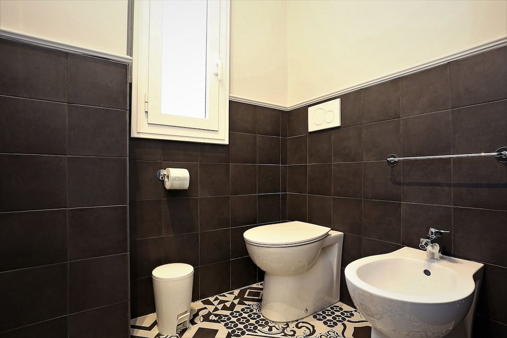 Romantica Guest House Deluxe Double Room 7