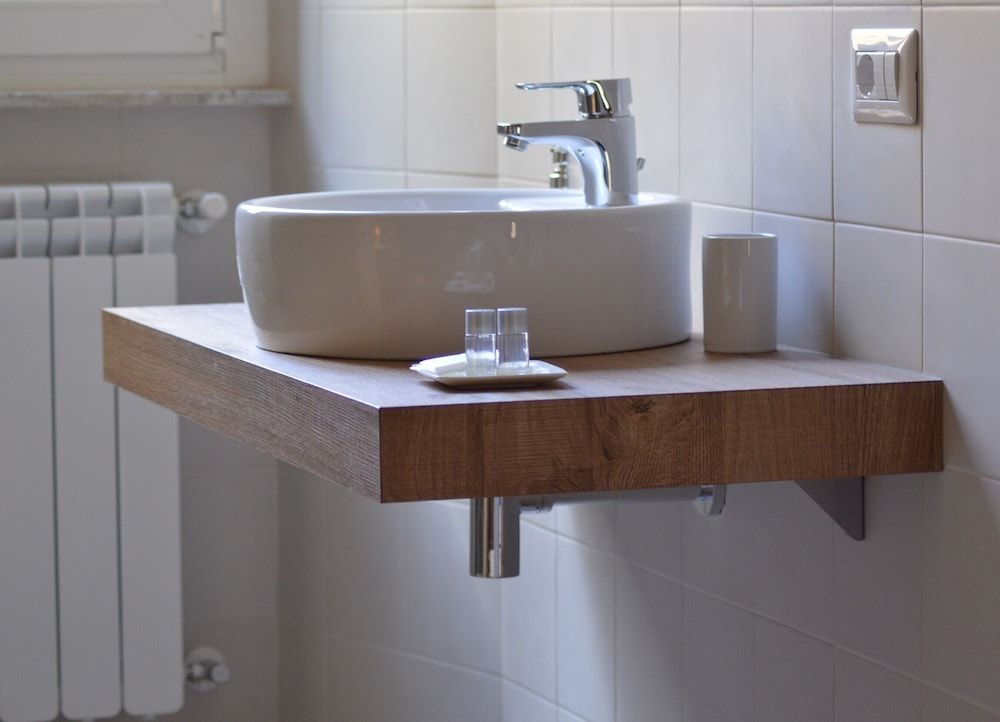 Romantica Guest House Deluxe Double Room 8