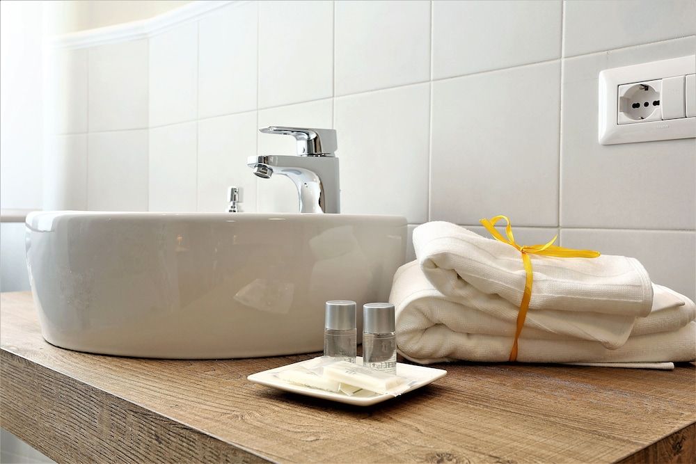 Romantica Guest House Deluxe Double Room 5