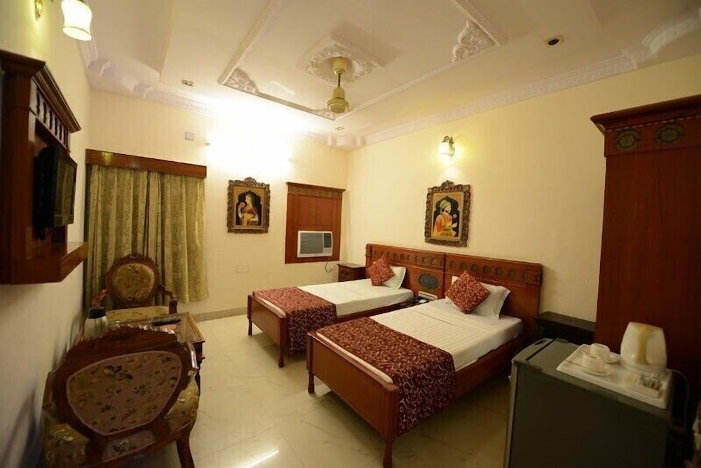 Hotel Sagar Deluxe Room 13