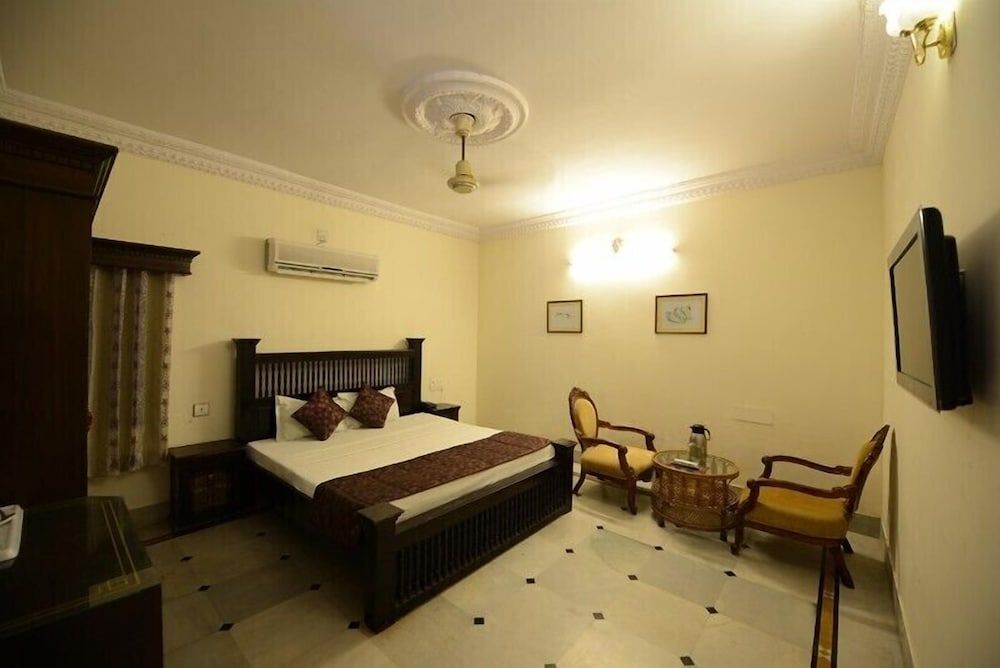 Hotel Sagar Deluxe Room 12