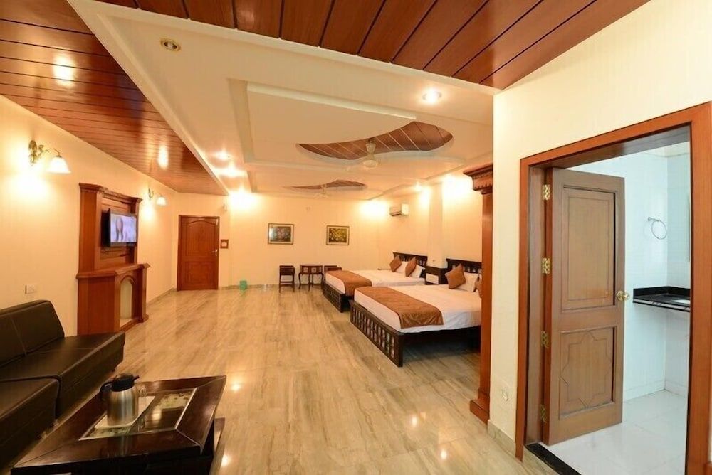 Hotel Sagar Deluxe Room 9