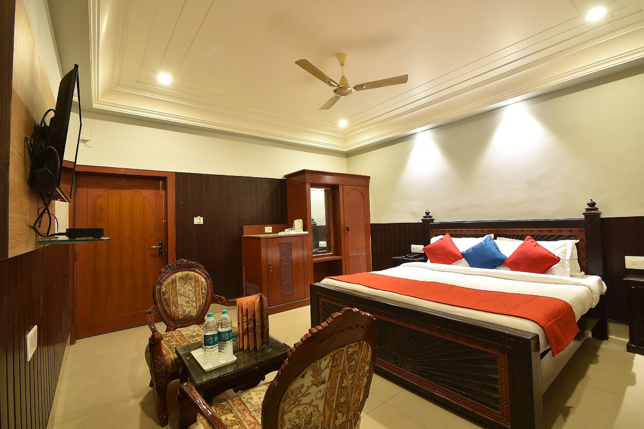 Hotel Sagar Deluxe Room 5