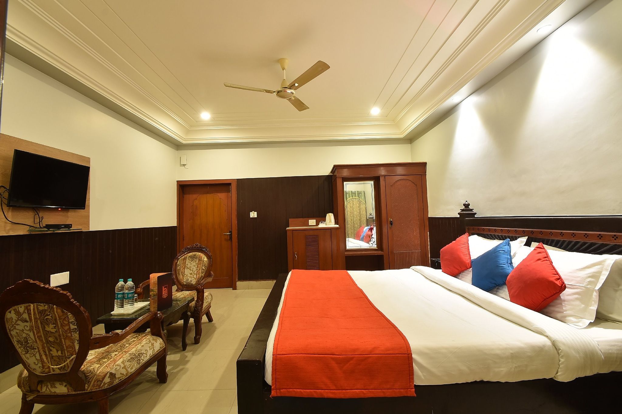 Hotel Sagar Deluxe Room 8
