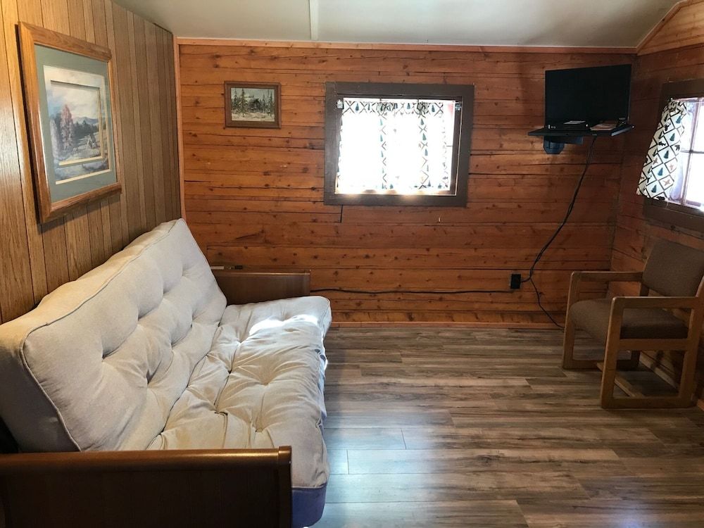 Traditional Cabin (1)