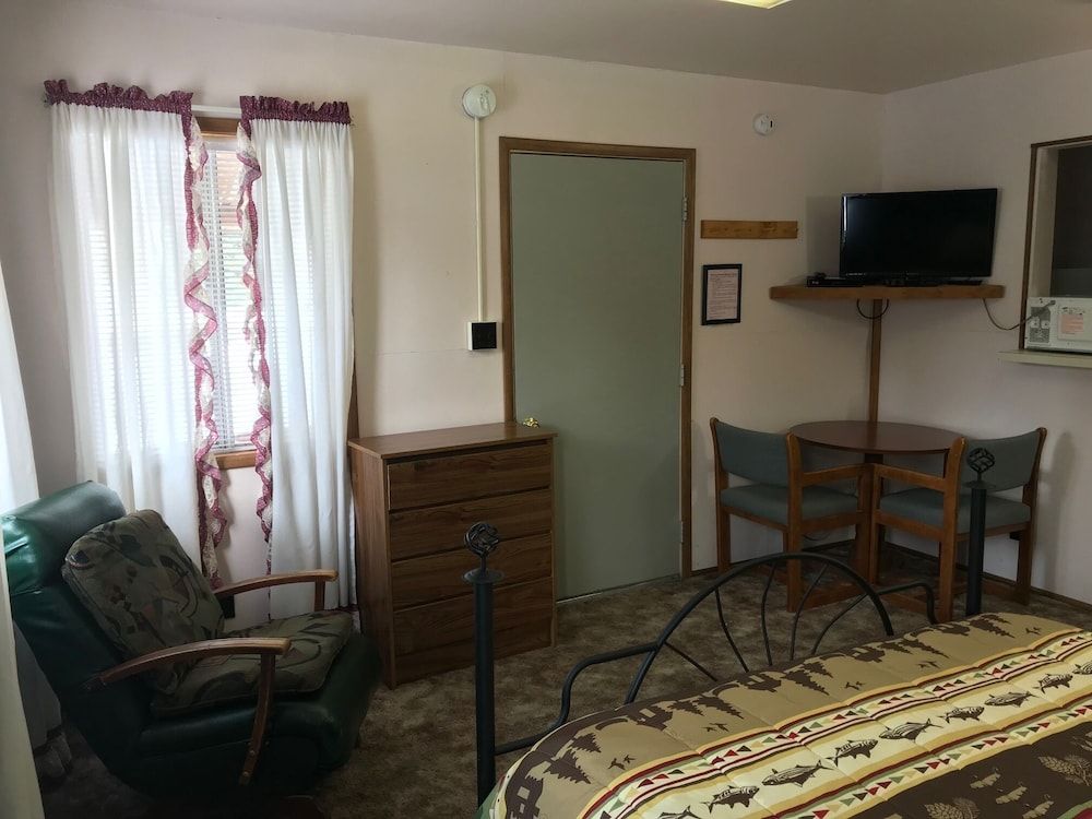 Economy Cabin (10)