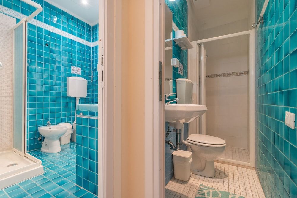 undefined Family Colours near Rialto Mercato 10