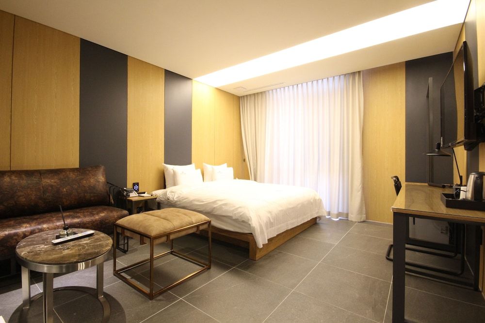 Ecostay Hotel Standard Double Room 4