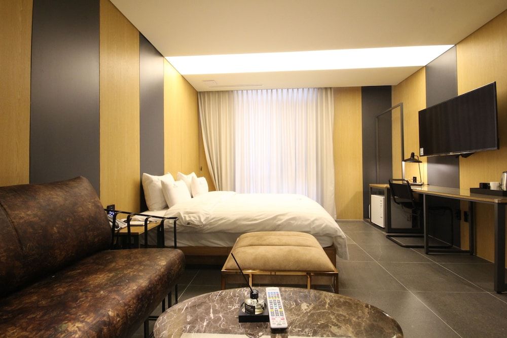 Ecostay Hotel Standard Double Room 5