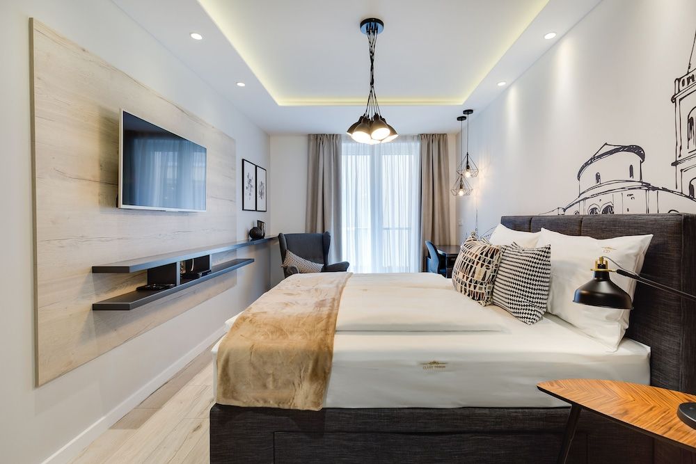 Classy Design Accommodation Deluxe Room, City View