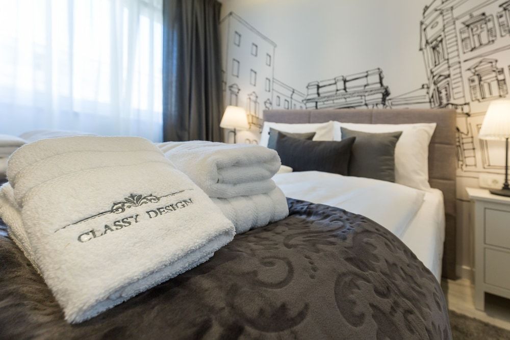 Classy Design Accommodation Deluxe Studio Apartment, City View