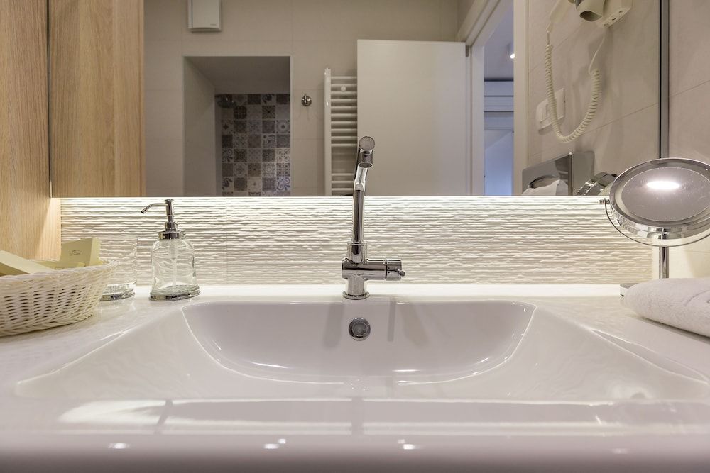 Classy Design Accommodation Deluxe Studio Apartment, City View 10