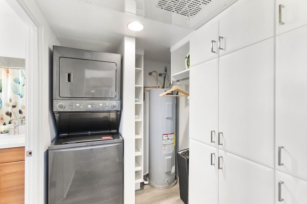 Modern Designer Studio with Pool Luxury Studio Suite 4