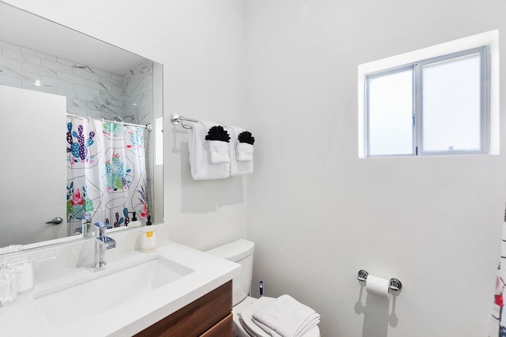 Modern Designer Studio with Pool Luxury Studio Suite 6