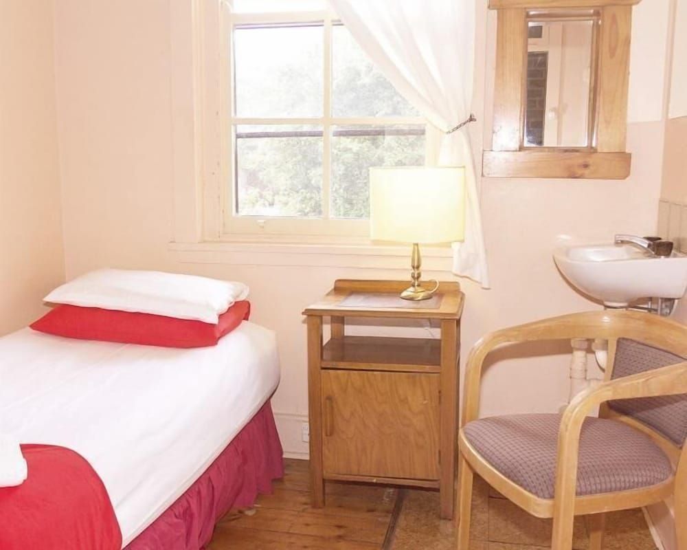 Katoomba Mountain Lodge 4 Bed Dorm Mixed (Shared Bathroom) 2