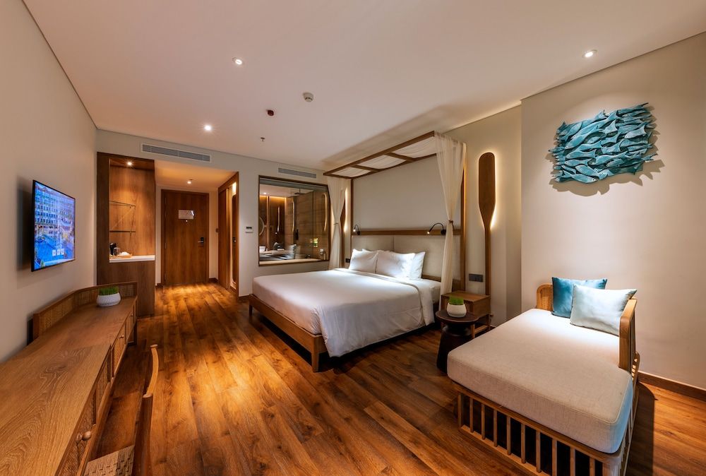 Junior Suite with One set of Afternoon Tea at VIP Lounge