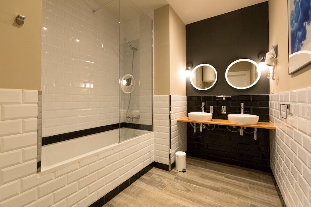 Hostal 12 El Campello Family Triple Room 5