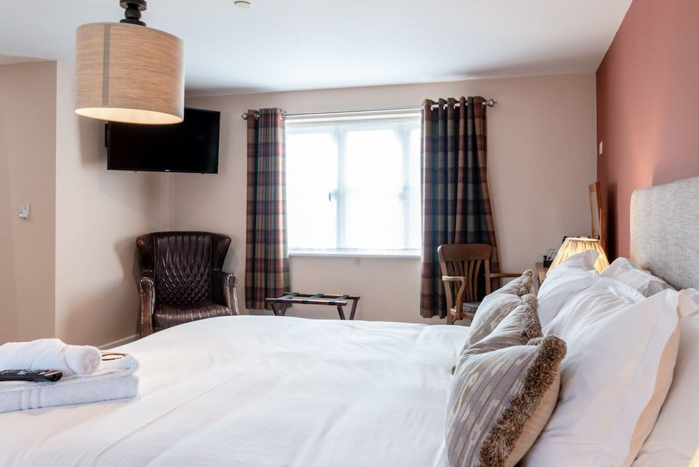 The Richard Onslow Family Room 4