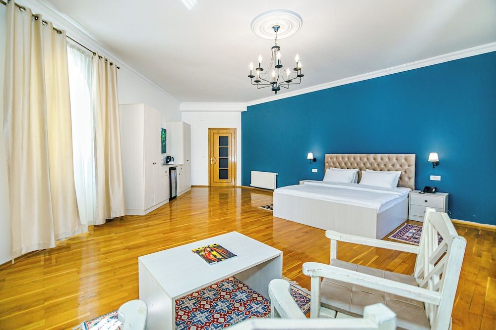King Room, Balcony