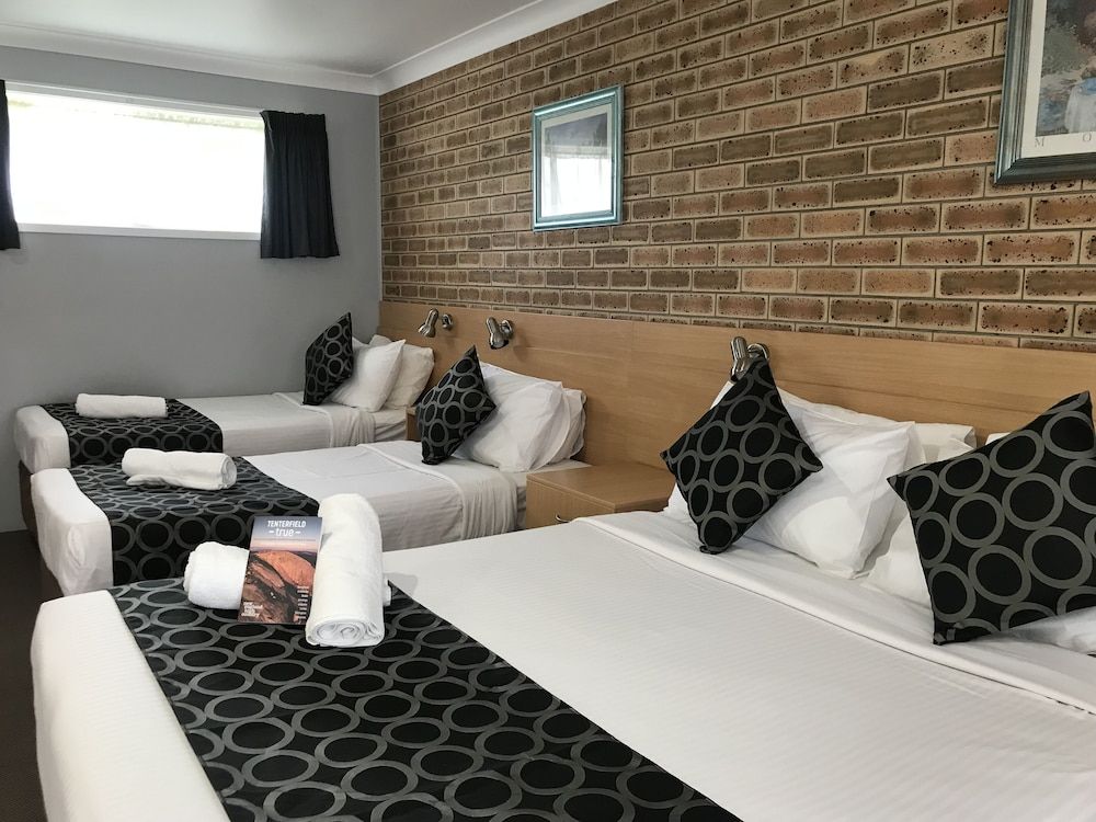 Family Suite, 1 Bedroom, Non Smoking, Kitchenette (Open plan family room)