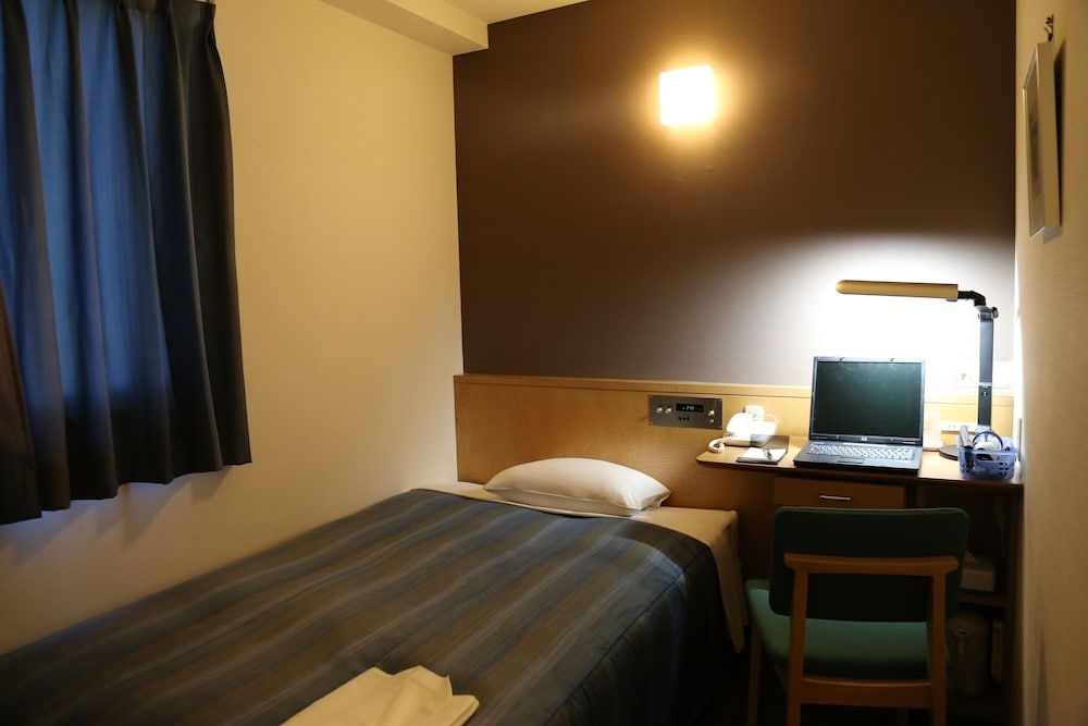 Single Room, Smoking