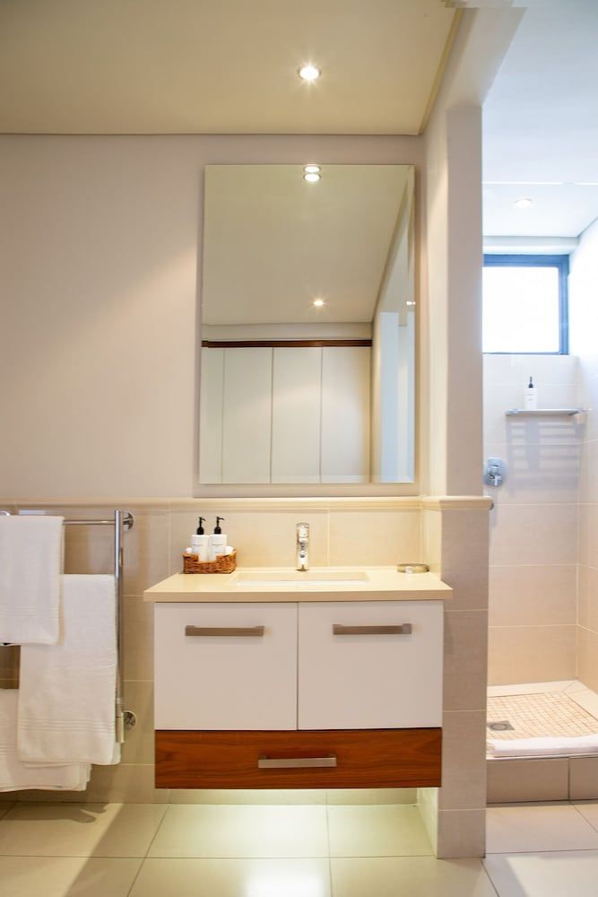 Marine Square Luxury Suites Luxury Apartment, 1 Bedroom 7