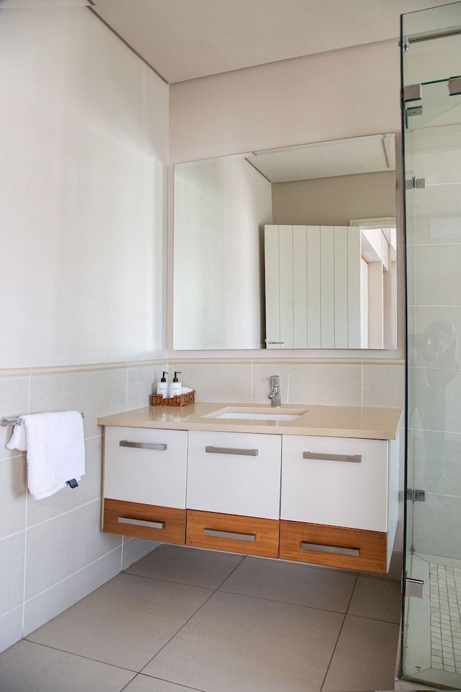 Marine Square Luxury Suites Comfort Apartment, 3 Bedrooms 6