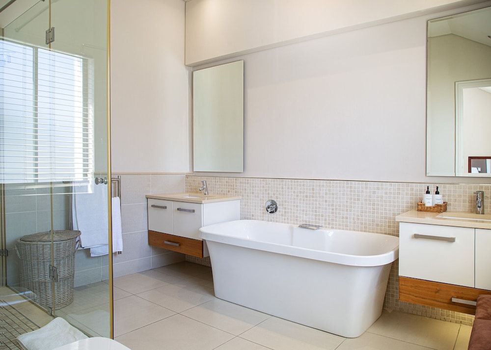 Marine Square Luxury Suites Standard Apartment, 2 Bedrooms 9