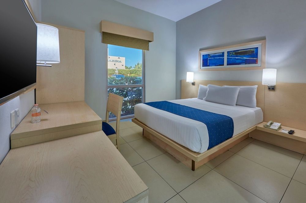 City Express by Marriott Manzanillo Room, 1 Queen Bed, Non Smoking 5
