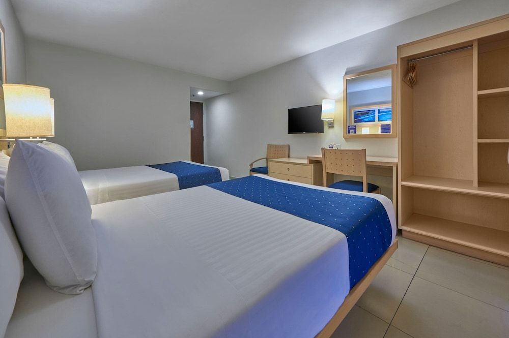 City Express by Marriott Manzanillo Room, 2 Double Beds, Non Smoking 4