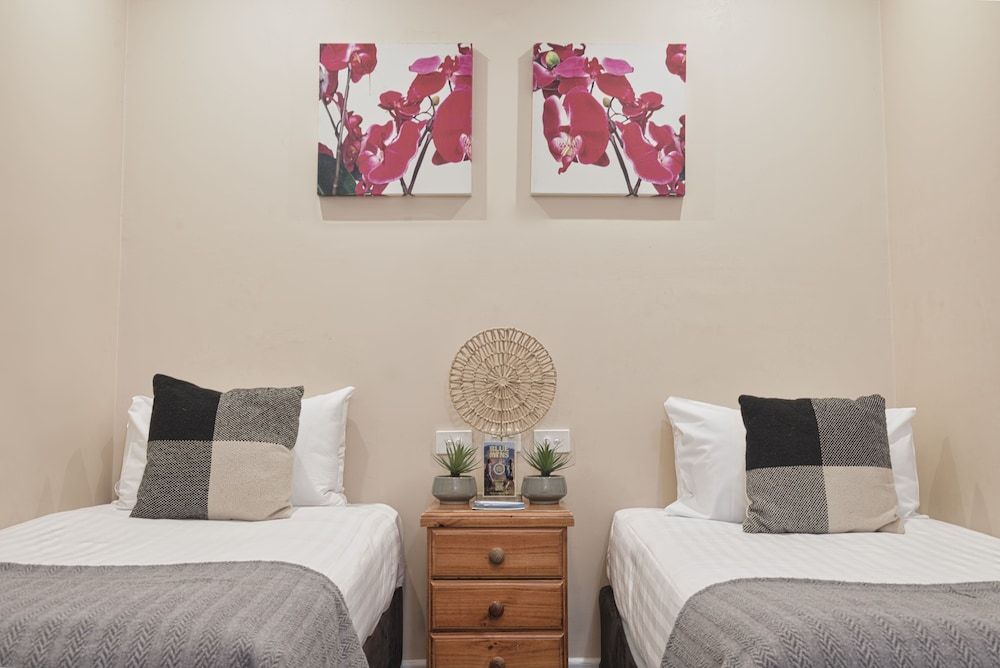 Blue Mountains Heritage Motel Two Bedroom Unit 3