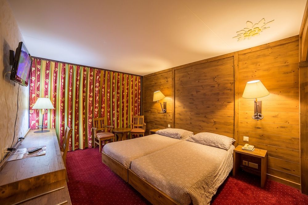 Double Room (South)
