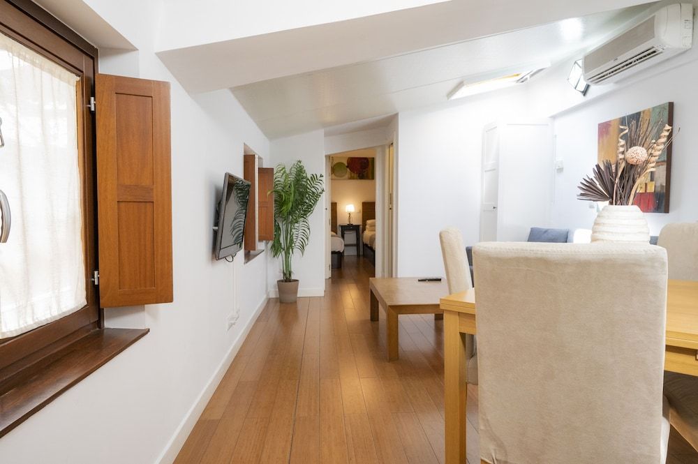 Apartamentos Huertas Executive Apartment 5