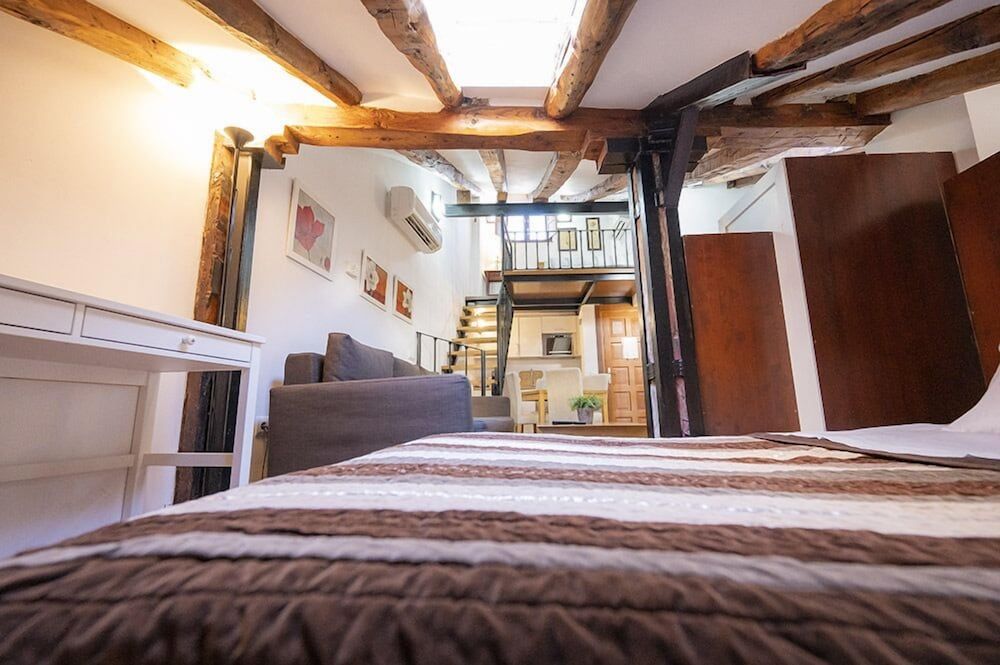 Apartamentos Huertas Deluxe Penthouse 7