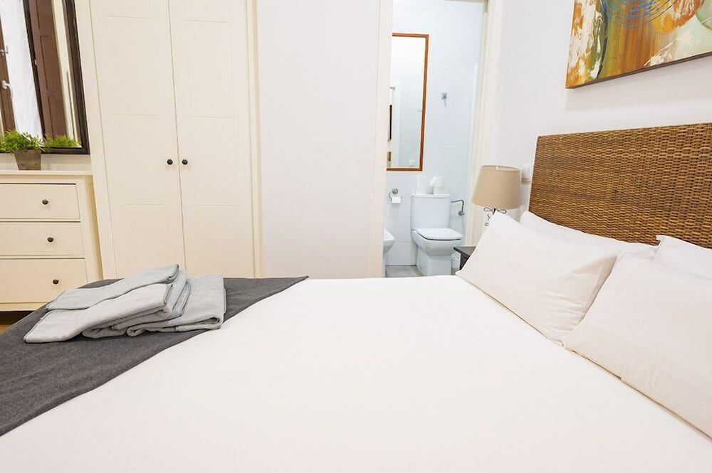 Apartamentos Huertas Family Apartment 5