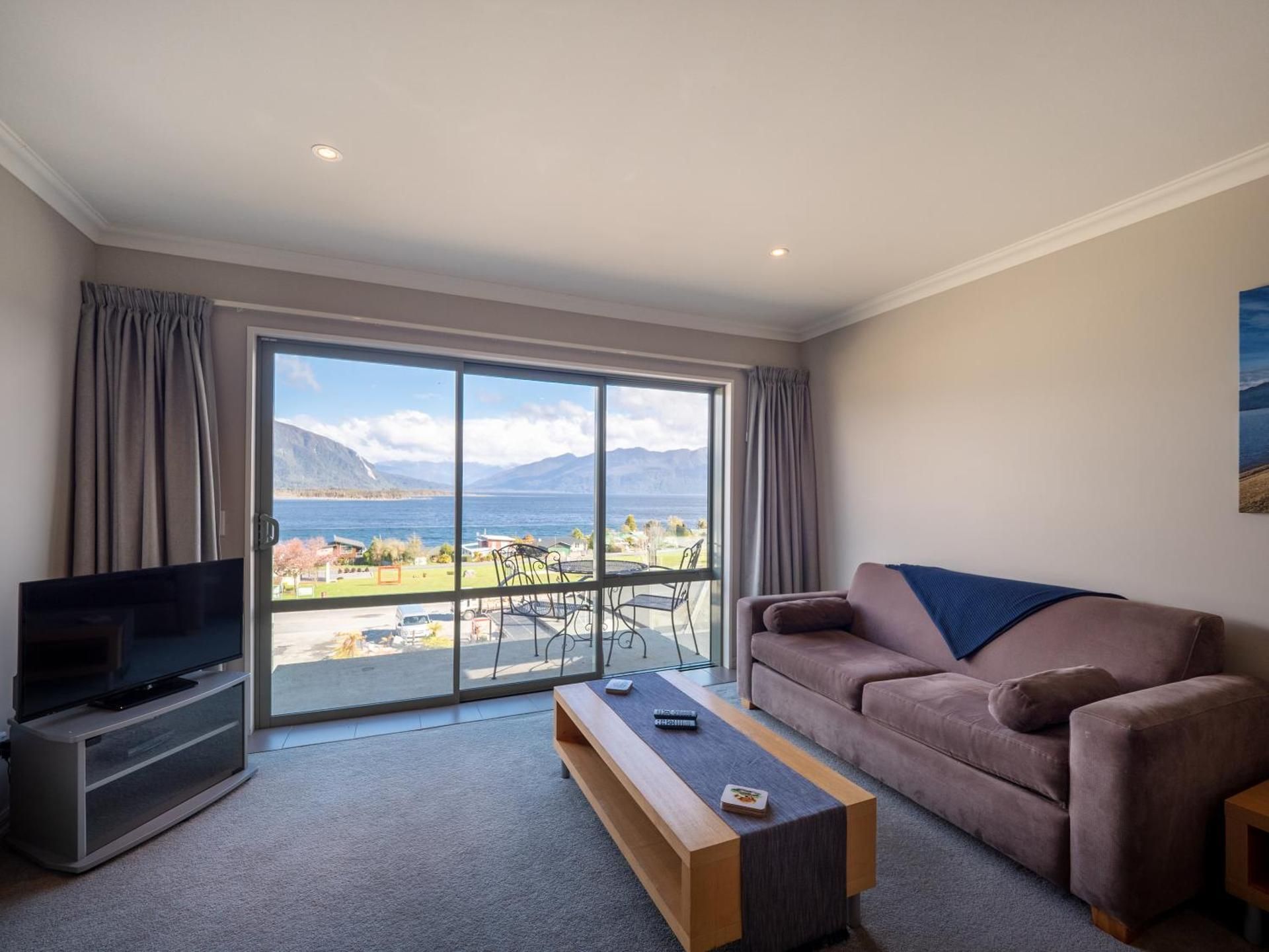 Family Apartment with Lake View