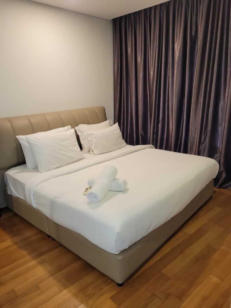 Vortex Suites KLCC by Luna