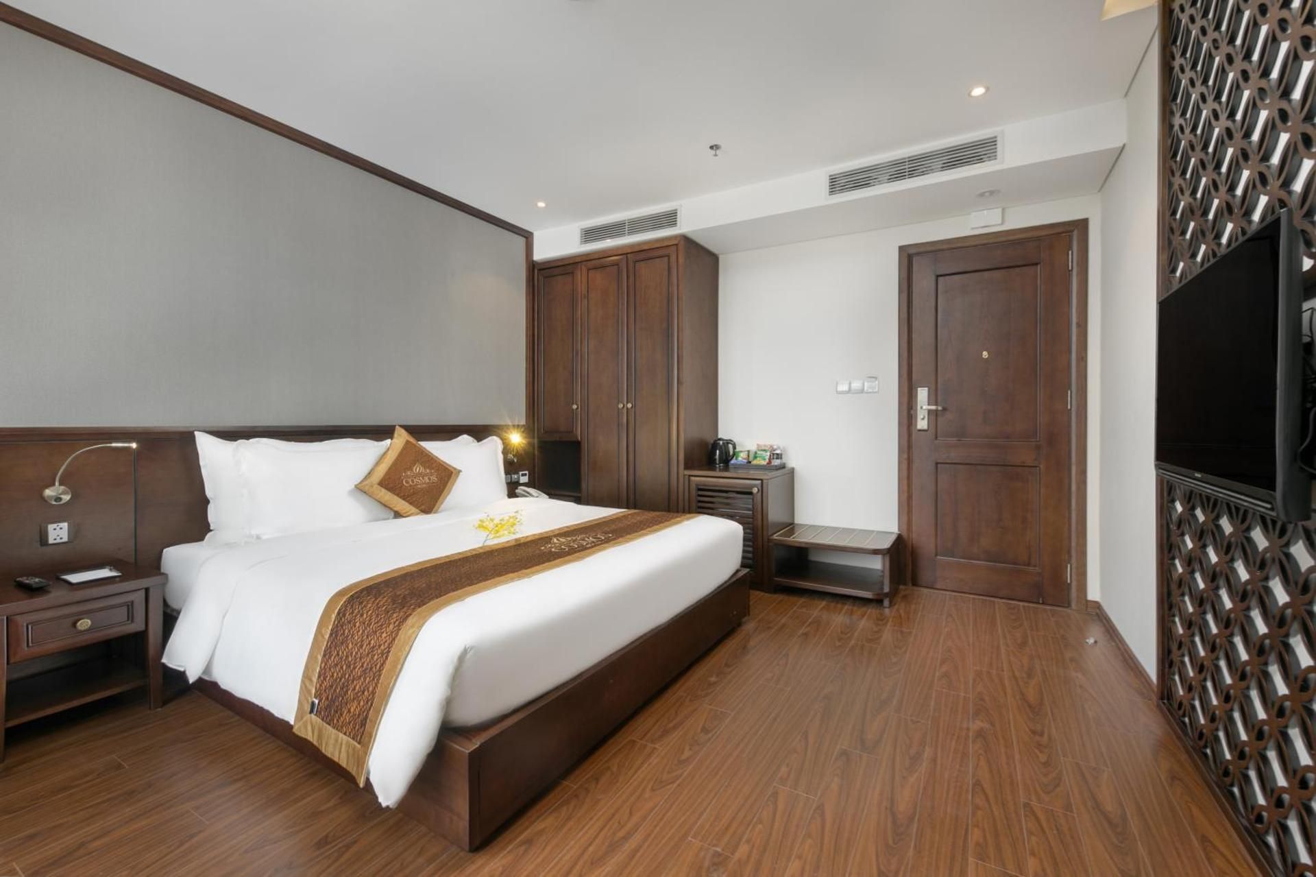 Deluxe Double Room with Bathtub