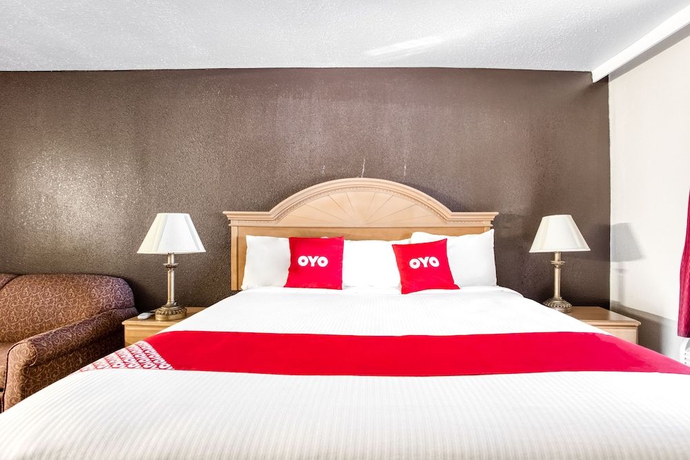 OYO Hotel Bald Knob near Searcy AR Room, 1 King Bed, Non Smoking 2